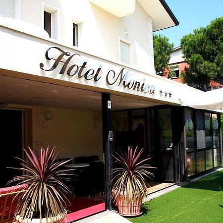 קרביה Hotel Monica מראה חיצוני תמונה