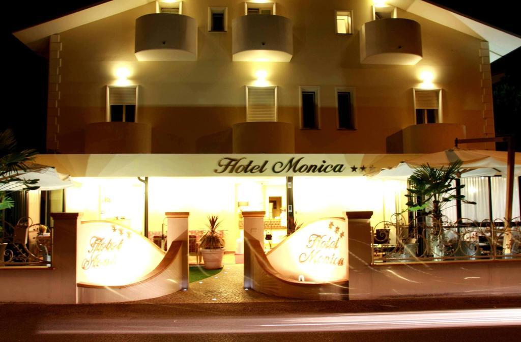 קרביה Hotel Monica מראה חיצוני תמונה