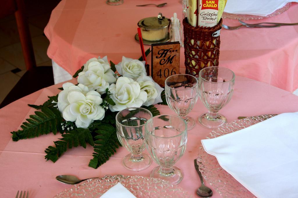 קרביה Hotel Monica מראה חיצוני תמונה