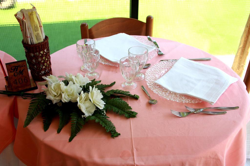 קרביה Hotel Monica מראה חיצוני תמונה